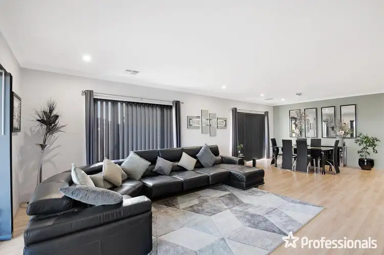 Fourth view of Homely house listing, 5 Worcester Bend, Piara Waters WA 6112