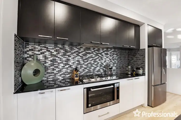 Sixth view of Homely house listing, 5 Worcester Bend, Piara Waters WA 6112