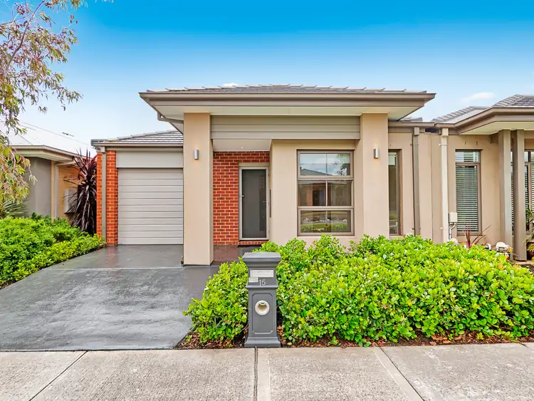 15 Queensberry Street, Cranbourne West VIC 3977
