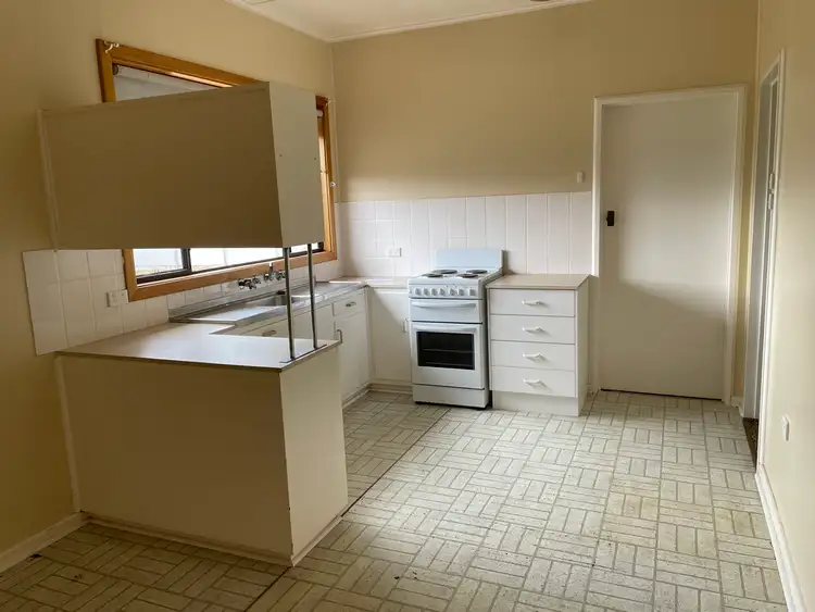 Second view of Homely house listing, 5 Lincoln Highway, Cowell SA 5602