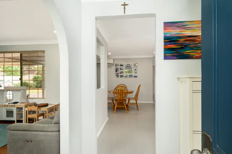 4 Mipia Court, South Lake WA 6164