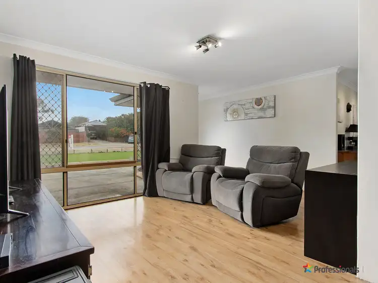 Seventh view of Homely house listing, 28 Logpine Crescent, Camillo WA 6111