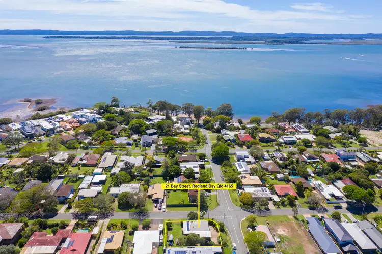 21 Bay Street, Redland Bay QLD 4165