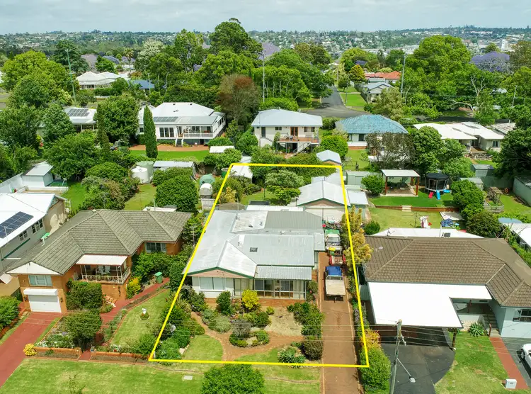 11 Primrose Street, South Toowoomba QLD 4350