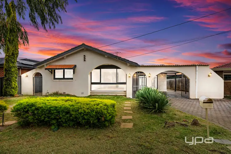 Main view of Homely house listing, 3 Meadowbank Court, Kings Park VIC 3021