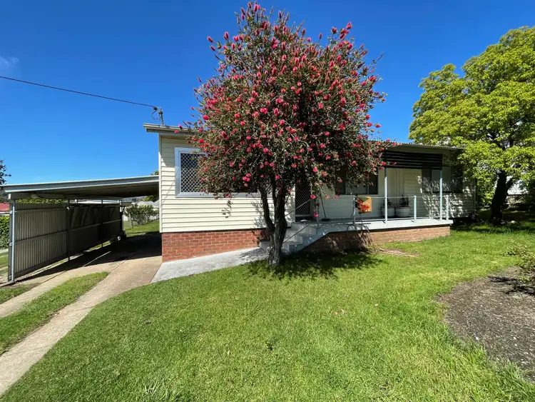 6 Simpson Street, Tumut NSW 2720