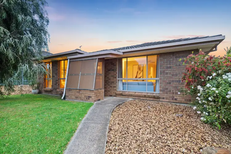 60 Lynlee Crescent, Huntfield Heights SA 5163