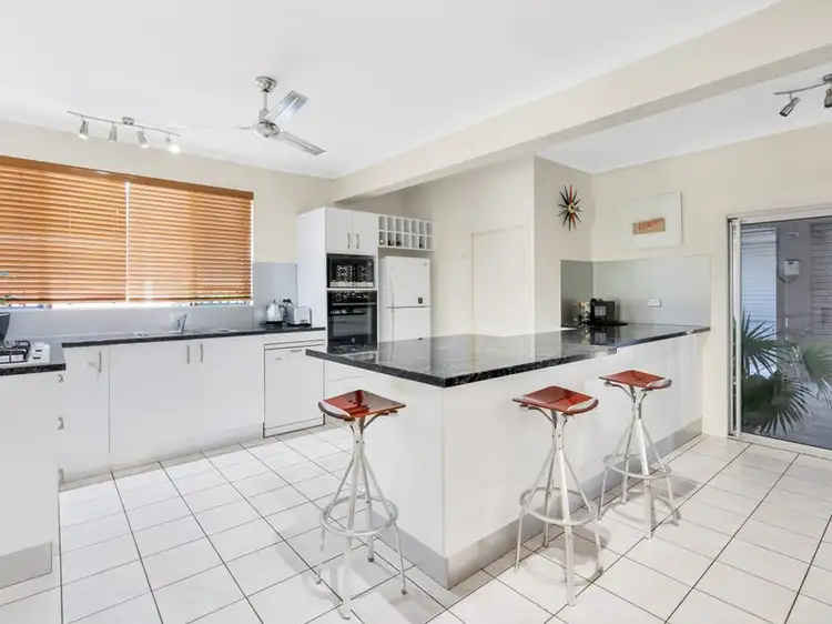 5 Hogan Street, Westcourt QLD 4870