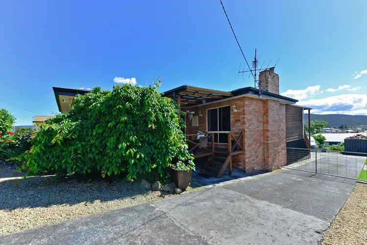 22 Barnett Avenue, New Norfolk TAS 7140