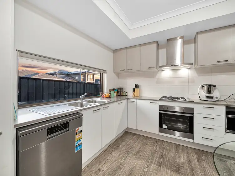 Fifth view of Homely house listing, 9 Maximus Way, Clyde VIC 3978