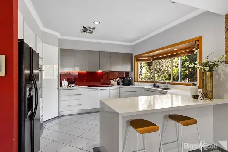 Sixth view of Homely house listing, 2 Narrabri Court, Wheelers Hill VIC 3150