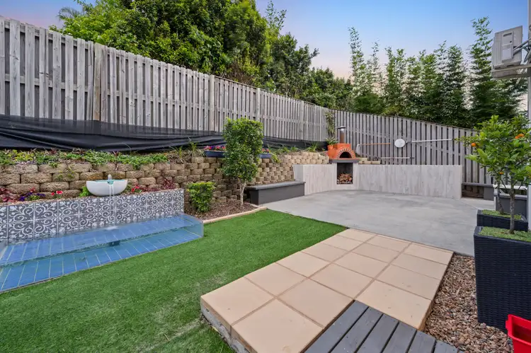 27A Elkins Street, Pacific Pines QLD 4211