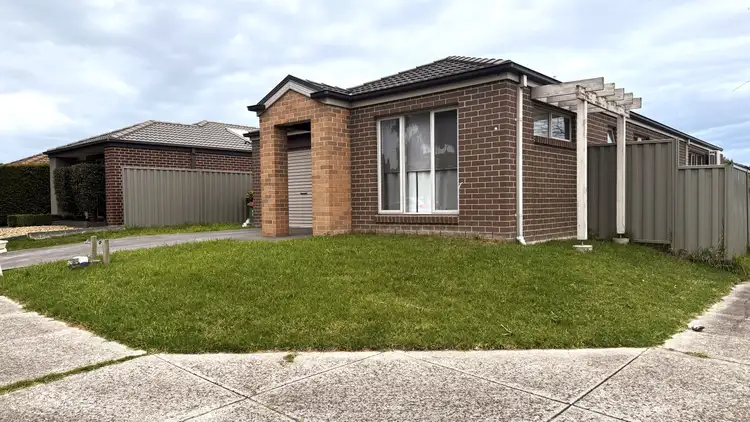 2 Wagner Close, Cranbourne East VIC 3977