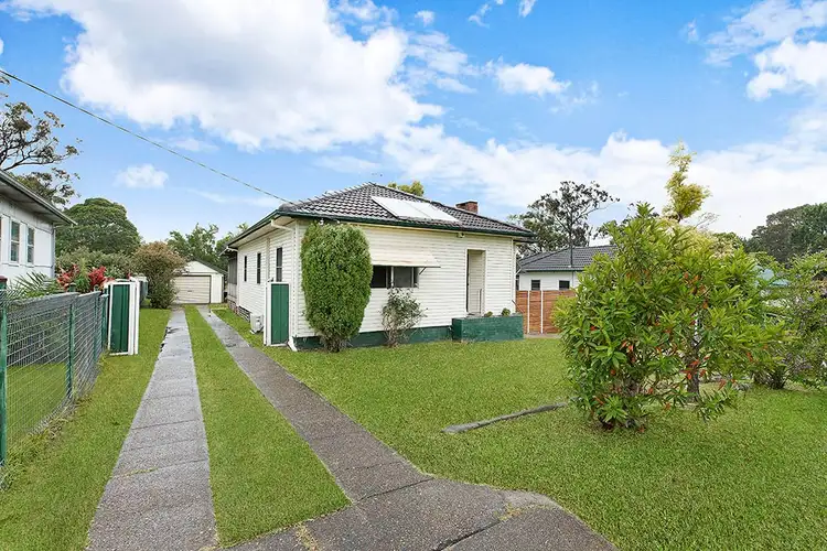 13 Park Parade, Booragul NSW 2284