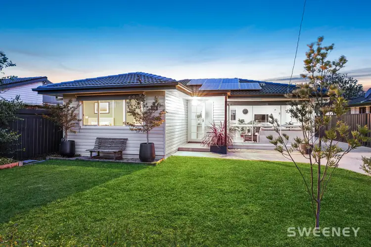 1/166 Grieve Parade, Altona VIC 3018