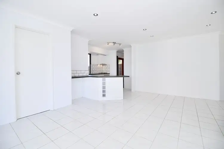 Sixth view of Homely house listing, 2 Tanby Place, Cooloongup WA 6168