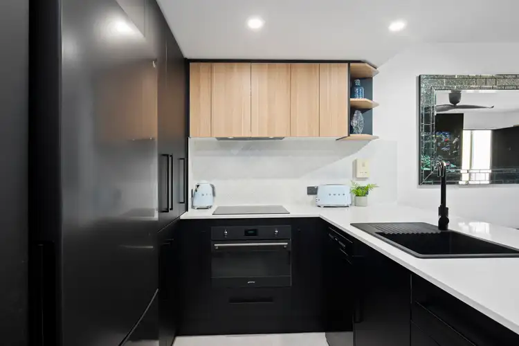 Second view of Homely unit listing, 6/26 Illawong Street, Surfers Paradise QLD 4217