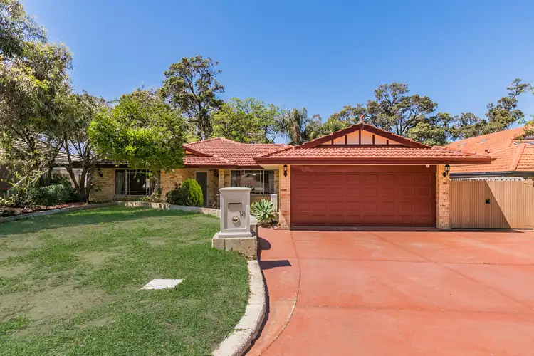 18 Fairmount Close, Bibra Lake WA 6163