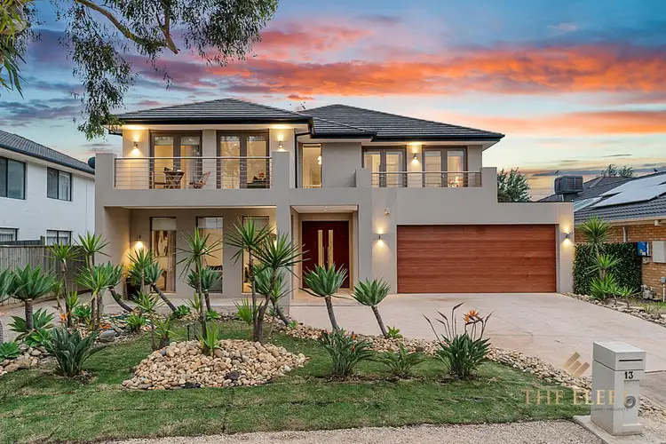 13 Lincoln Park Close, Sanctuary Lakes VIC 3030