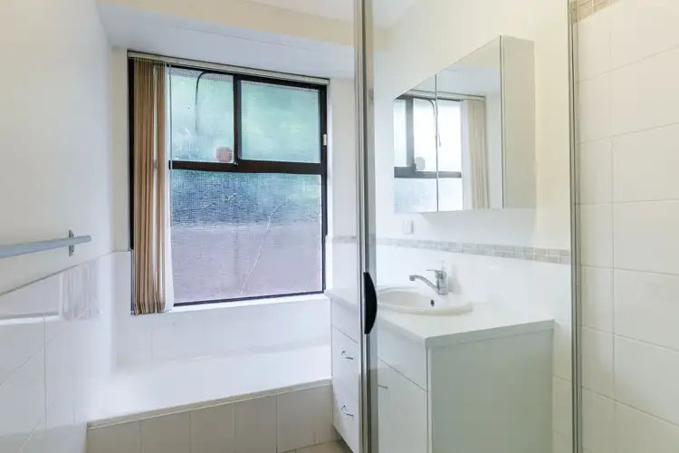 Fifth view of Homely house listing, 8 Twain Close, Lake Coogee WA 6166