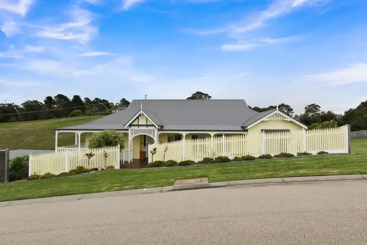 9 Sea-Lakes Close, Lakes Entrance VIC 3909