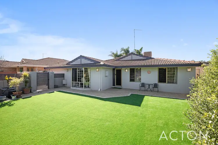 22 Fenimore Avenue, Lake Coogee WA 6166
