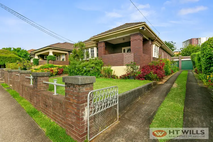 11 Meakem Street, Hurstville NSW 2220