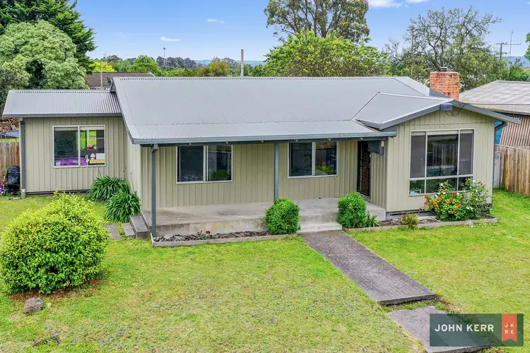 10 Eastern Avenue, Newborough VIC 3825