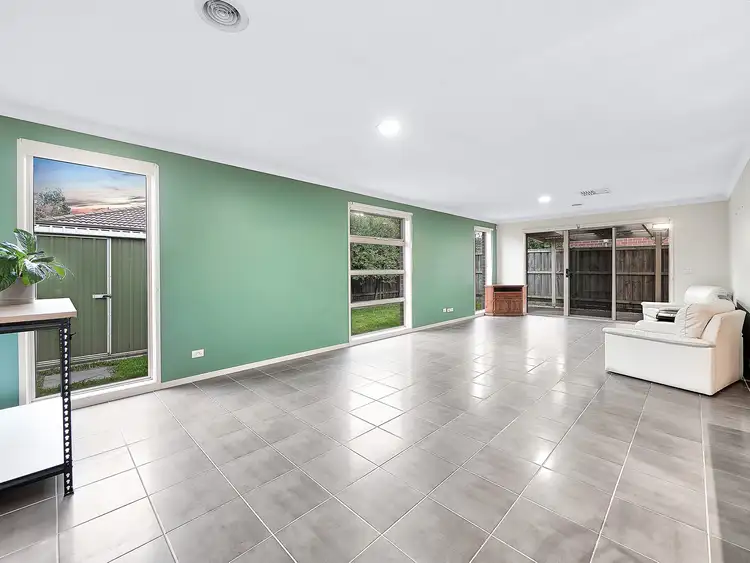 Fifth view of Homely house listing, 17 Windmill Circuit, Lyndhurst VIC 3975