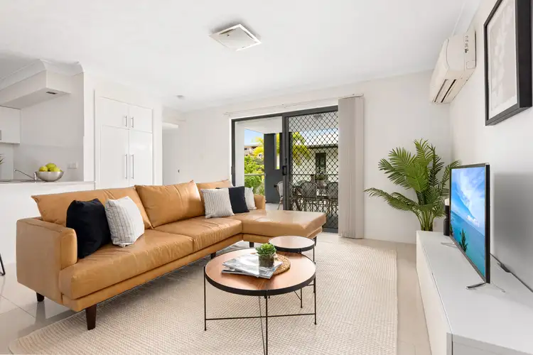 2 Riverton Street