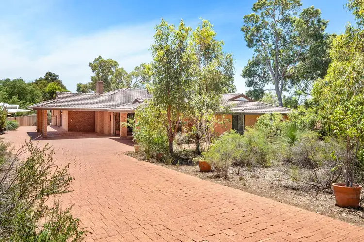49 Warlingham Drive, Lesmurdie WA 6076