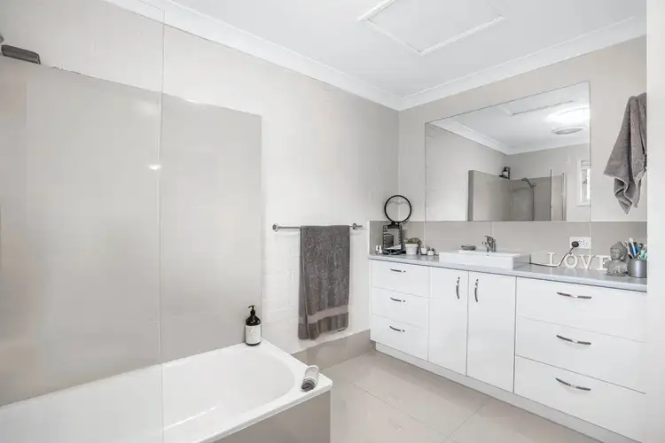 Sixth view of Homely townhouse listing, 2/86 Thynne Road, Morningside QLD 4170