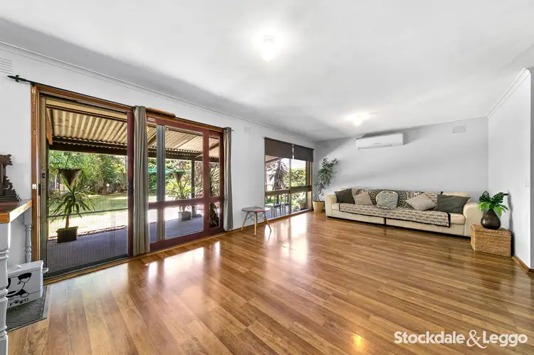 Sixth view of Homely house listing, 8 Diane Close, Pakenham VIC 3810