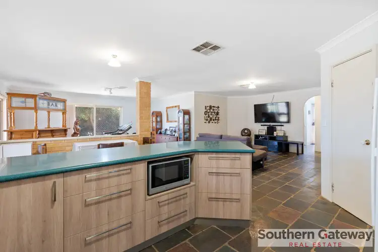 Sixth view of Homely house listing, 10 Reveley Close, Seville Grove WA 6112