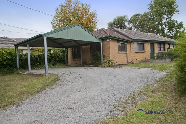 2 Peck Street, Bayswater VIC 3153