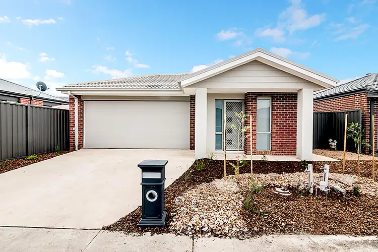 9 Baranello Crescent, Cranbourne East VIC 3977