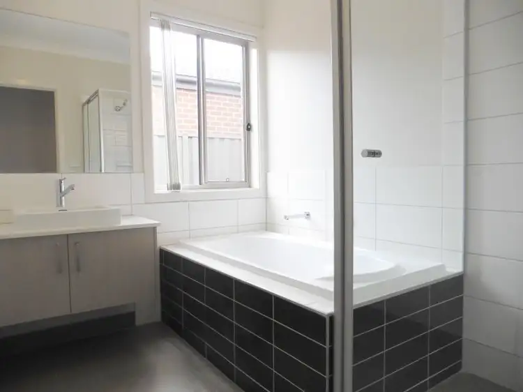 Fifth view of Homely house listing, 9 Baranello Crescent, Cranbourne East VIC 3977