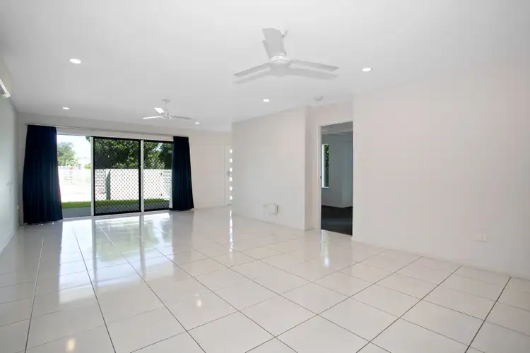 Fourth view of Homely house listing, 2 Berkshire Lane, Ooralea QLD 4740