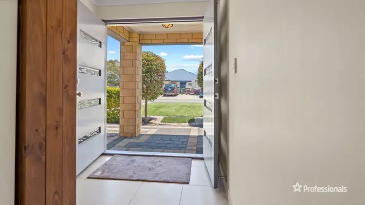 Fourth view of Homely house listing, 5 Mispickel Way, Wattle Grove WA 6107