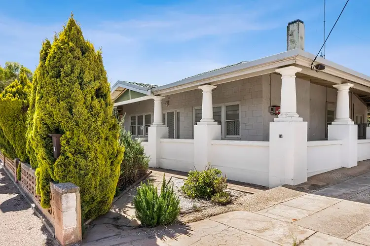 12 Kleemann Street, Waikerie SA 5330