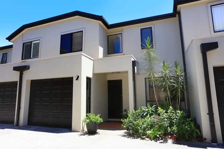 2/63 Muir Street, Labrador QLD 4215