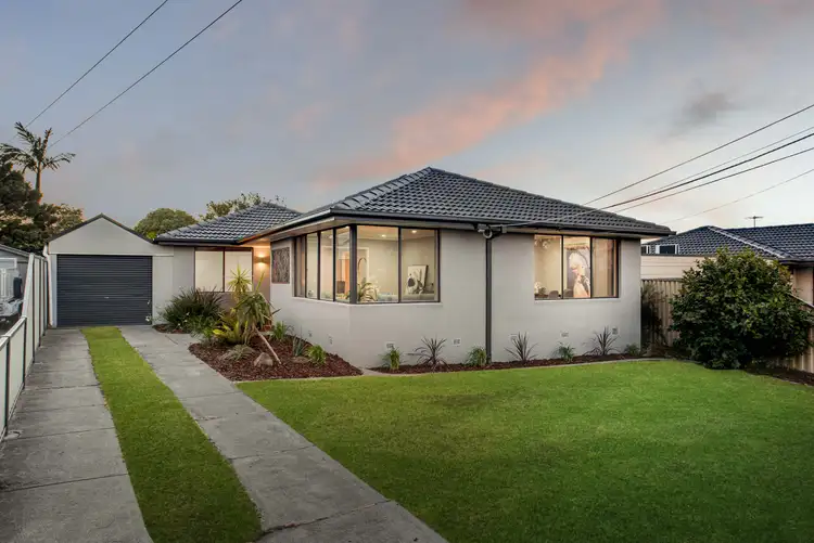 6 Duggan Place, Gladstone Park VIC 3043