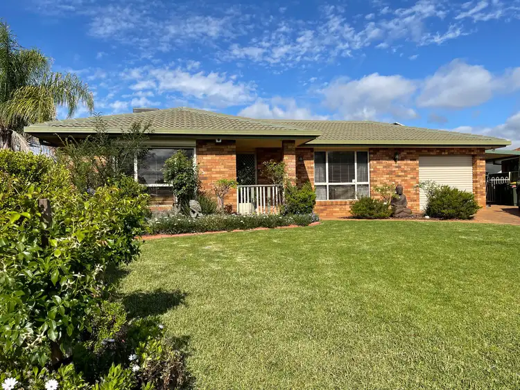 8 CORELLA COURT