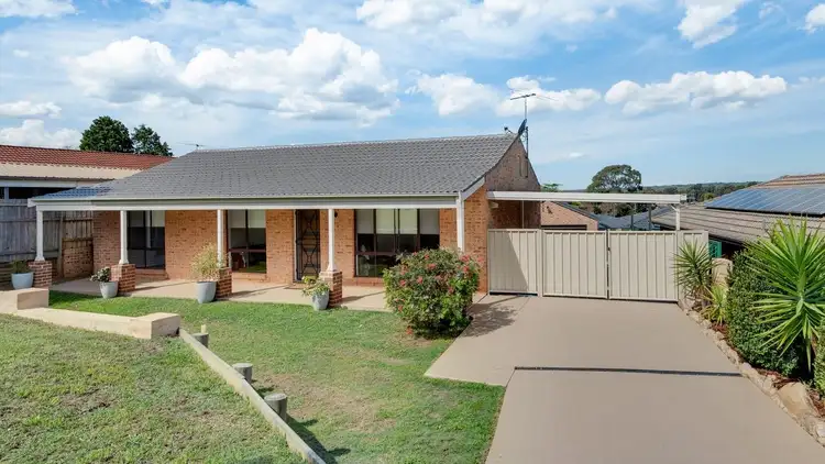 27 Archibald Crescent