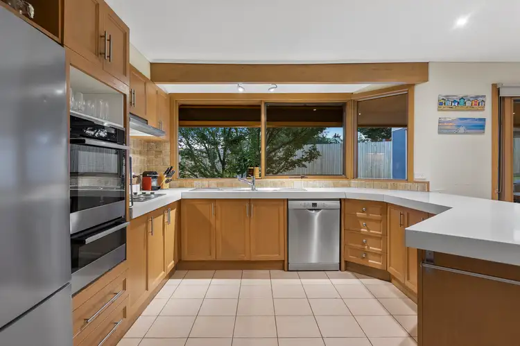 Fifth view of Homely house listing, 10 Blackwood Court, Frankston South VIC 3199