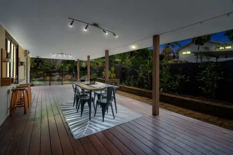 1 Ponticello Street, Whitfield QLD 4870