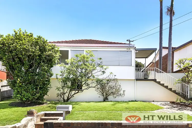 25 Lily Street