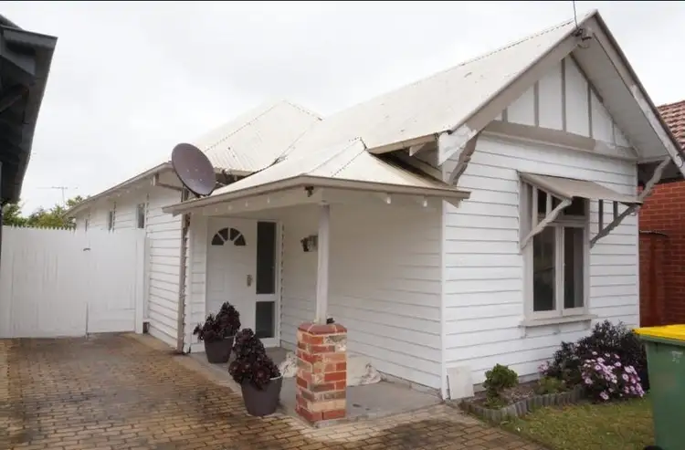 33 Ballarat Road, Maidstone VIC 3012