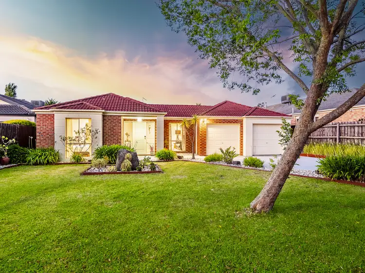 27 Baynton Crescent, Lynbrook VIC 3975