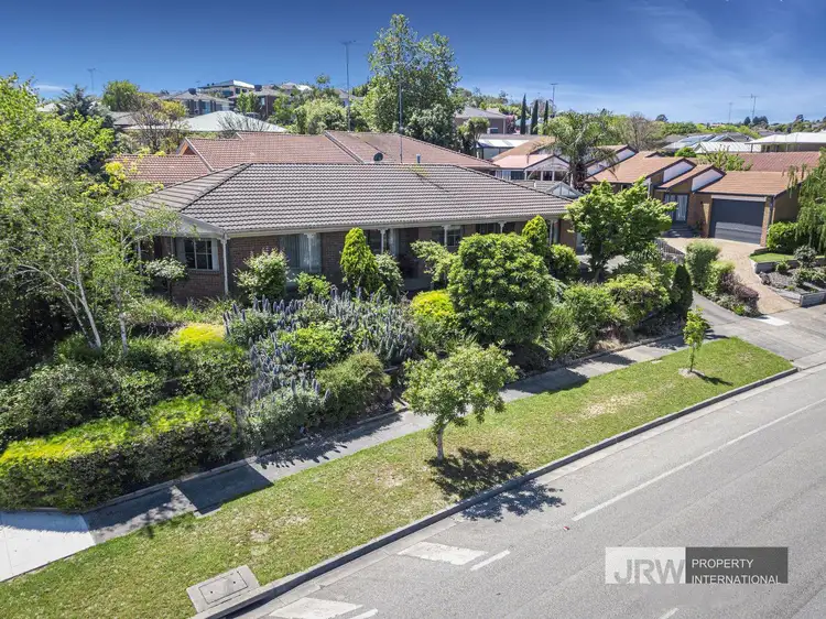 7 Hepburn Court, Berwick VIC 3806